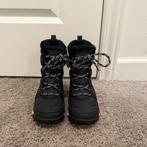 Black Winter Lace-Up Boots with Faux Fur